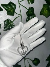 Load image into Gallery viewer, “Queen Of Hearts”Necklace
